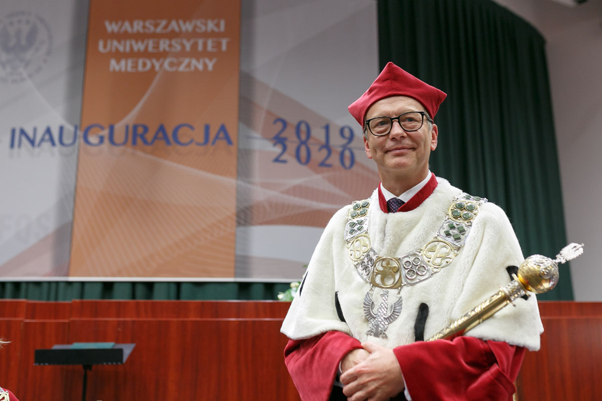 Rektor - prof. Mirosław Wielgoś rozpoczyna uroczystą inaugurację