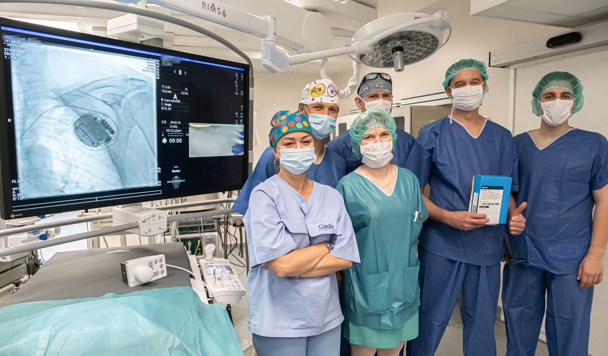 Doctors from MUW’s Central Teaching Hospital First in Poland to Implant a Defibrillator with Bluetooth Remote Monitoring Technology