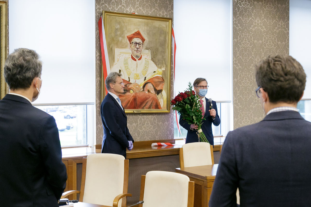 Solemn unveiling of the portrait of Prof. Mirosław Wielgoś - Rector of MUW 2016-2020 term