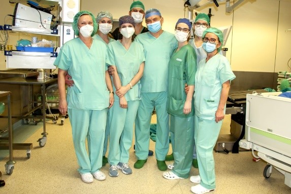 Wróblewski z zespołem operacyjnym po laparoskopowo/torakoskopowym wycięciu przerzutów z wątroby