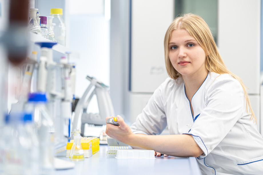Doktorantka z Ukrainy dostała stypendium NCN i zrealizuje projekt w Microbiota Lab
