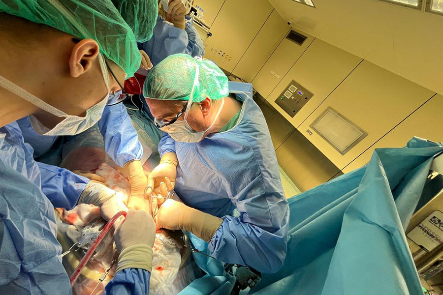 One donor, two recipients: the first such liver transplant in Poland