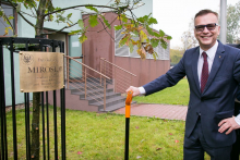 Ceremonial planting of oak trees named after former MUW Rectors