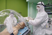 MUW Scientist Invents New COVID-19 Protective Equipment for Healthcare Workers 
