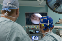 Pierwsza w Polsce operacja wszczepienia częściowej, indywidualnej endoprotezy - Episurf tzw. "custom-made" 