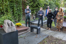 On the other side of the cemetery gate. Graves of physicians and pharmacists in Warsaw’s Protestant necropolises