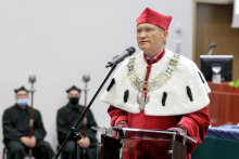 Czepkowanie absolwentek położnictwa