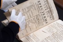 Trzy starodruki z XVIII w. wzbogaciły zbiory Muzeum Historii Medycyny WUM