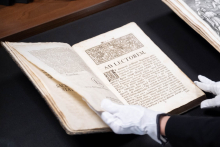 Trzy starodruki z XVIII w. wzbogaciły zbiory Muzeum Historii Medycyny WUM