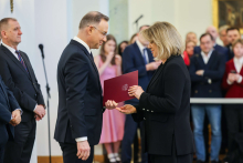 Prof. Anna Badowska-Kozakiewicz odbiera nominację profesorską