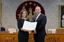 Senat 29 września 2025 - wręczenie gratulacji i powołań - kliknięcie spowoduje wyświetlenie powiększonego zdjęcia