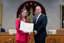 Senat 29 września 2025 - wręczenie gratulacji i powołań - kliknięcie spowoduje wyświetlenie powiększonego zdjęcia