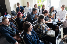 Implanty ślimakowe również dla osób z jednostronnym niedosłuchem. Konferencja na WUM