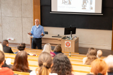 Prof. Zygmunt Derewenda o insulinie, biologii molekularnej i biotechnologii 