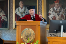 Wybitny dermatolog i pasjonat perkusji doktorem honoris causa WUM
