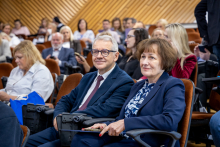 “It is not about adding days to life, but life to days,” emphasized Dr Tomasz Dzierżanowski, the Head of the Department of Palliative Medicine WUM, during a conference devoted to contemporary palliative care. Experts discussed how, with modern treatment methods, psychological support, new technologies and the involvement of volunteers, patients may be helped to maintain dignity, independence, and the highest quality of life even when facing a serious illness.
