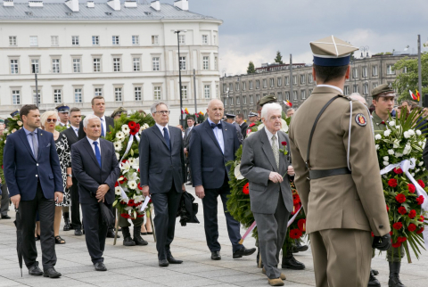 Uroczyste złożenie kwiatów pod Grobem Nieznanego Żołnierza