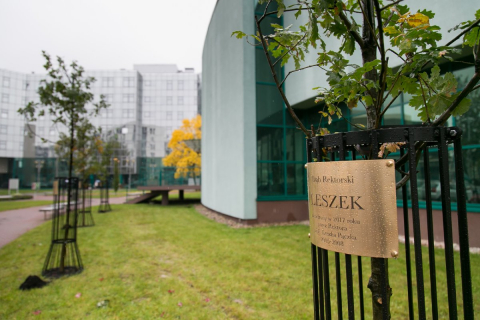 Ceremonial planting of oak trees named after former MUW Rectors