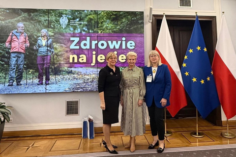 Jak dbać o zdrowie i dobrą jakość życia w starszym wieku? O tych zagadnieniach dyskutowano podczas debaty „Zdrowie na jesień”, która odbyła się w Senacie z okazji Międzynarodowego Dnia Osób Starszych. W gronie ekspertów znalazły się naukowczynie Warszawskiego Uniwersytetu Medycznego: prof. Agnieszka Mielczarek i prof. Ewa Czochrowska.