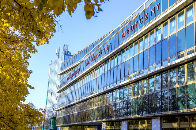 Siedziba Biblioteki Głównej WUM