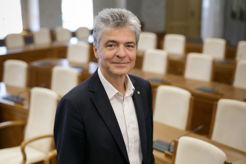 "Profesor Marek Kuch"
